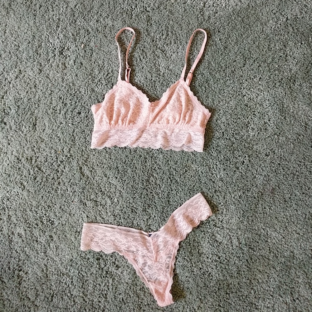 Aerie light pink lace lingerie set